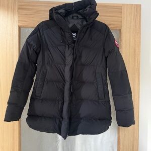 Golden goose black cinch waist lightweight hooded puffer.